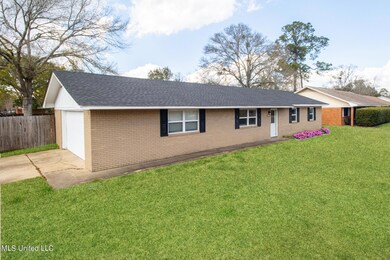 823 Bluewood