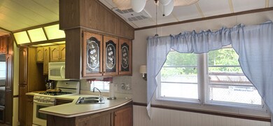 306 Old Colchester Rd unit 197, Salem, CT 06420 - photo 5