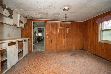 299 Hickory St, Newton, IA 50208 - photo 7