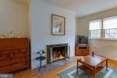 6038 Hardwick Place, Falls Church, VA 22041 - photo 3