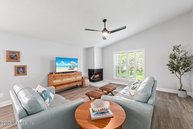 Family room 3
