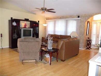 Tiled Foyer, great room w/bamboo flooring