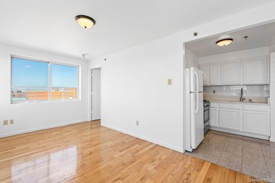 13616 31st Rd unit 8B, Flushing, NY 11354 - photo 5