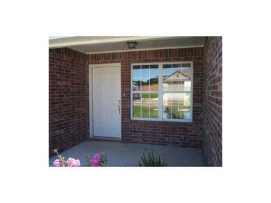 1467 Leesburg Ave, Springdale, AR 72764 - photo 2