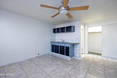 2537 E Willetta St unit 3, Phoenix, AZ 85008 - photo 4