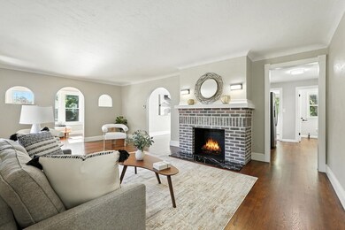 706 Allen St, Springfield, MA 01118 - photo 3