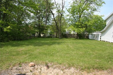 626 Kenilworth Ave, Sheffield Lake, OH 44054 - photo 2