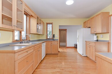 1 Wilbur St, Everett, MA 02149 - photo 5