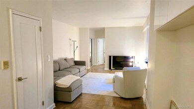 Courtyard Manor unit 3L, New Rochelle, NY 10805 - photo 2