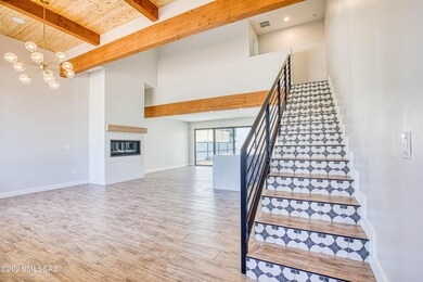1526 E Waverly St-4