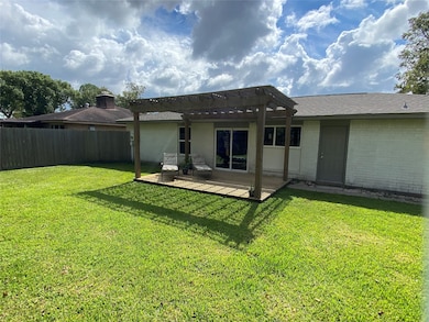 16903 Tibet Rd, Friendswood, TX 77546 - photo 3