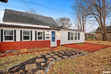 1223 S 8th St, Pekin, IL 61554 - photo 3