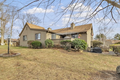 183 Apache Ln unit A, Stratford, CT 06614 - photo 2