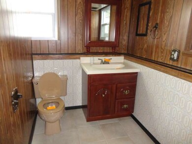 102 Siesta Rd, Carpentersville, IL 60110 - photo 7