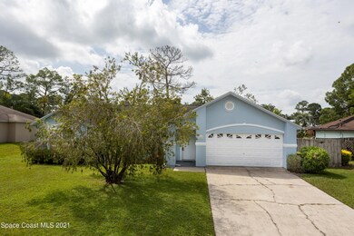 5585 Hemsing St-10