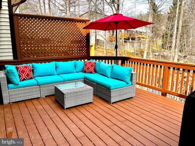 8908 Gutman Ct, Springfield, VA 22153 - photo 5