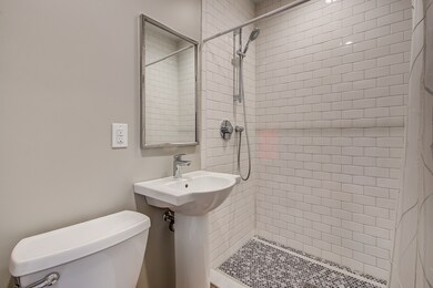 134 E Columbia Ave, Elmhurst, IL 60126 - photo 6