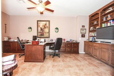 6 Stone Creek, Built-Ins in the Den