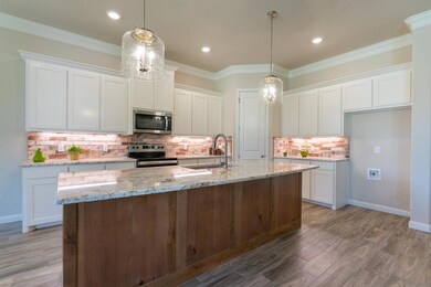 3107 Promenade Dr, Granbury, TX 76048 - photo 2