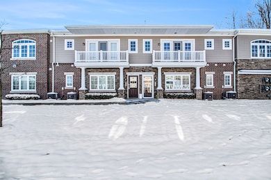 5610 Arbor Chase Dr, Ann Arbor, MI 48103 - photo 3