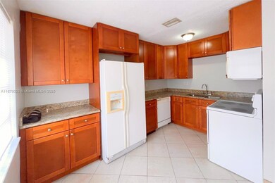 1821 NE 56th St unit 1, Fort Lauderdale, FL 33308 - photo 7
