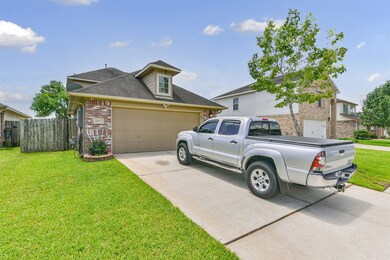 1087 Lasso Ct, Alvin, TX 77511 - photo 2