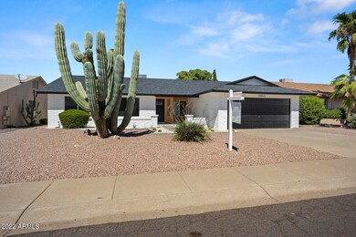 02_10902_E_Sahuaro_Dr__02_mls