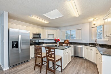 1215 Jefferyscot Dr-03