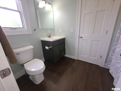 1401 Willow Branch Rd, Jacksonville, IL 62650 - photo 4