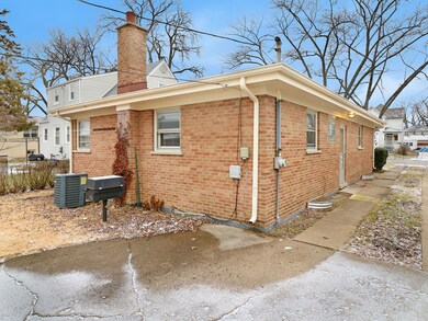 1933 Ash St, Des Plaines, IL 60018 - photo 5