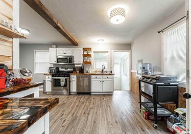 1709 Tremont St, Lincoln, IL 62656 - photo 5