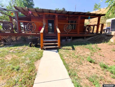 823 Fremont St, Thermopolis, WY 82443 - photo 2