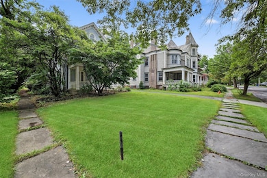 13 Garfield Place, Poughkeepsie, NY 12601 - photo 2