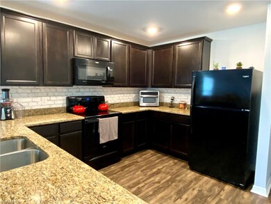 806 Lystra Ave, Fort Myers, FL 33913 - photo 6