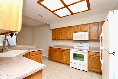 529 S Labelle, Mesa, AZ 85208 - photo 2