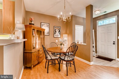 817 Oyster Ct, Odenton, MD 21113 - photo 2