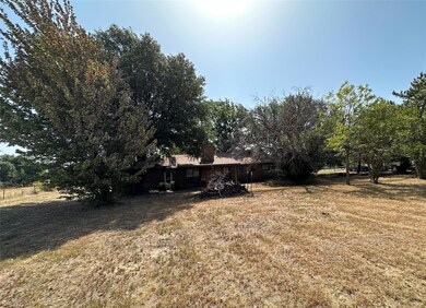 715 North Ave E, Springtown, TX 76082 - photo 7