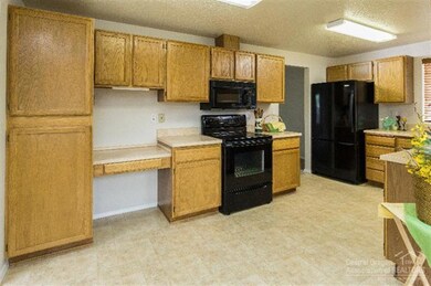 1930 SW 27th St, Redmond, OR 97756 - photo 5