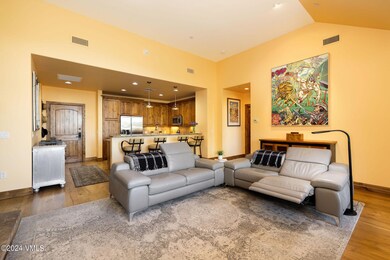 bc_landing_a408_interior_living_b