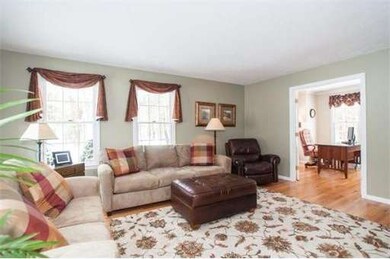 12 Darlene Dr, Southborough, MA 01772 - photo 4