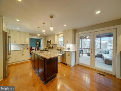 8726 Cardinal Forest Cir, Laurel, MD 20723 - photo 4