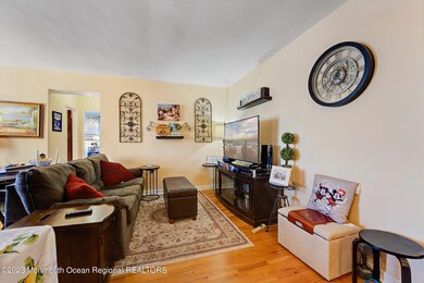 07-Living Room