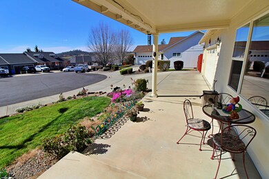 982 Jessica Ct, Eagle Point, OR 97524 - photo 4