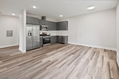 60 Woodside Place unit 4C, Newark, NJ 07104 - photo 2