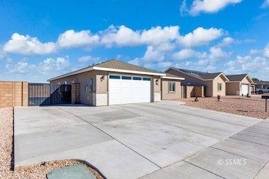 332 Abigail St, Ridgecrest, CA 93555 - photo 2