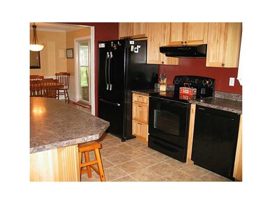 Kitchen. Eat-In Kitchen Breakfast Bar