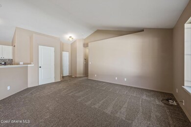 1045 N Tubsgate
