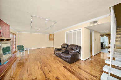 10325 Briar Forest Dr unit 210, Houston, TX 77042 - photo 6