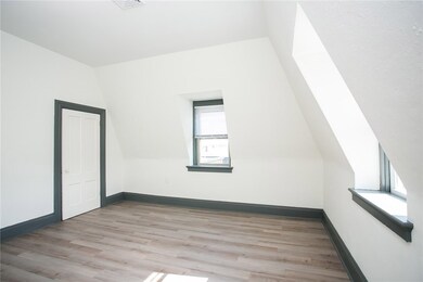 304 Broadway unit 4, Newport, RI 02840 - photo 5