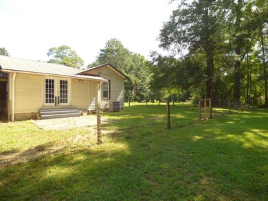 2066 McComb Holmesville Rd, McComb, MS 39648 - photo 7